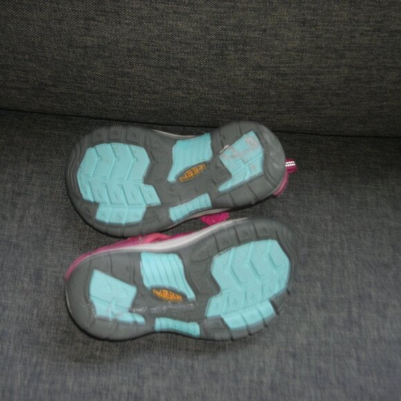 Keen Newport H2 Pink with Blue Butterflies Closed Toe Sandals Shoes Toddler ~ 6 - Picture 4 of 5